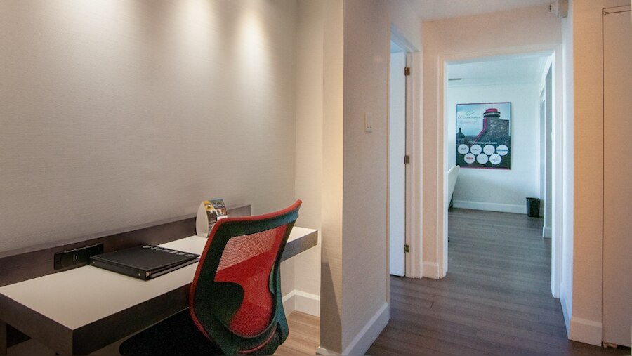 Suite L